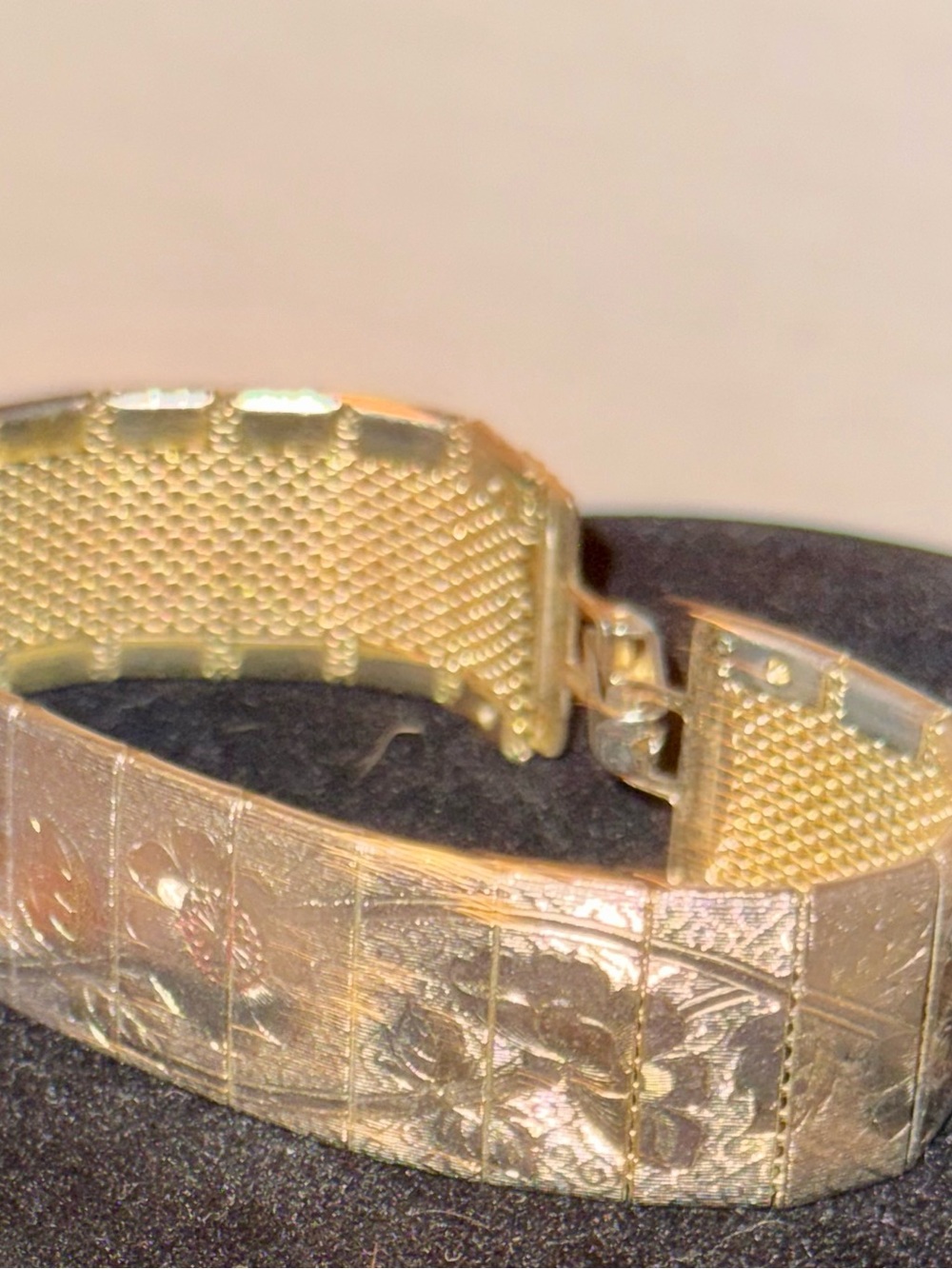 Mid Century costume jewelry Gold Floral Engraved Women's Bracelet